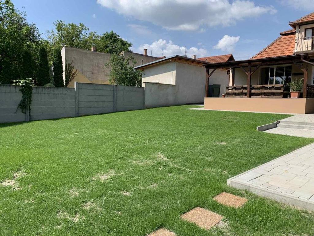 Dom Marhula Villa Štúrovo Buitenkant foto